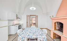 Appartamento climatizzato al centro del paese con balcone panoramico